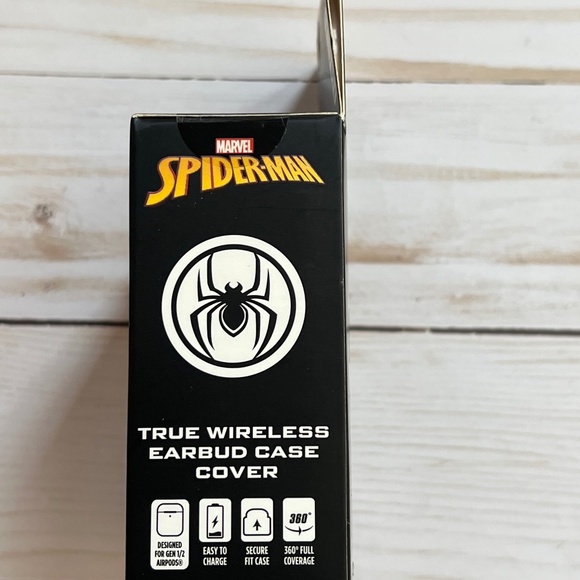 NIB CultureFly Marvel Spider-Man AirPods Case Set Gen 1 & 2 Silicone Protective - Picture 4 of 5